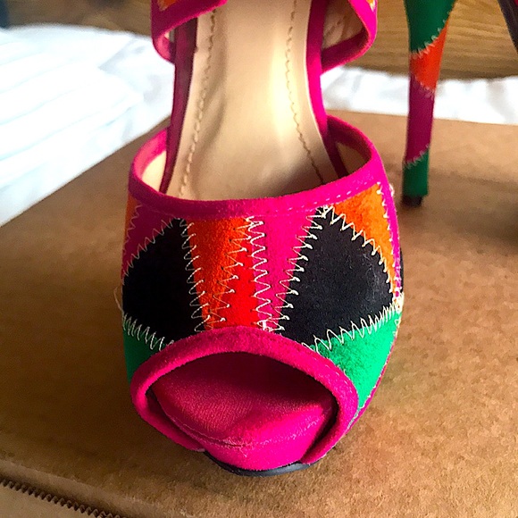 Multicolored Peep Toe Platform Heels. US size 6.5. - Picture 4 of 14